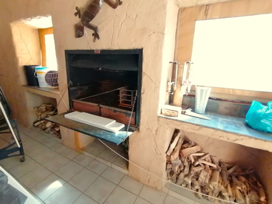 5 Bedroom Property for Sale in Pellissier Free State
